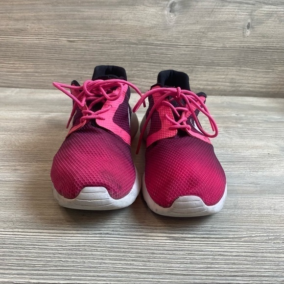 Nike Roshe Run flight weight Y6 or woman’s 7.5 ombré pink to black running shoe - Picture 6 of 13